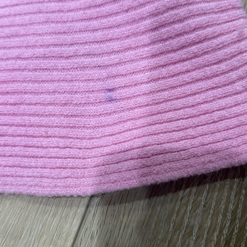 Pink Ribbed Sweater cropped. One small flaw - Picture 3 of 6